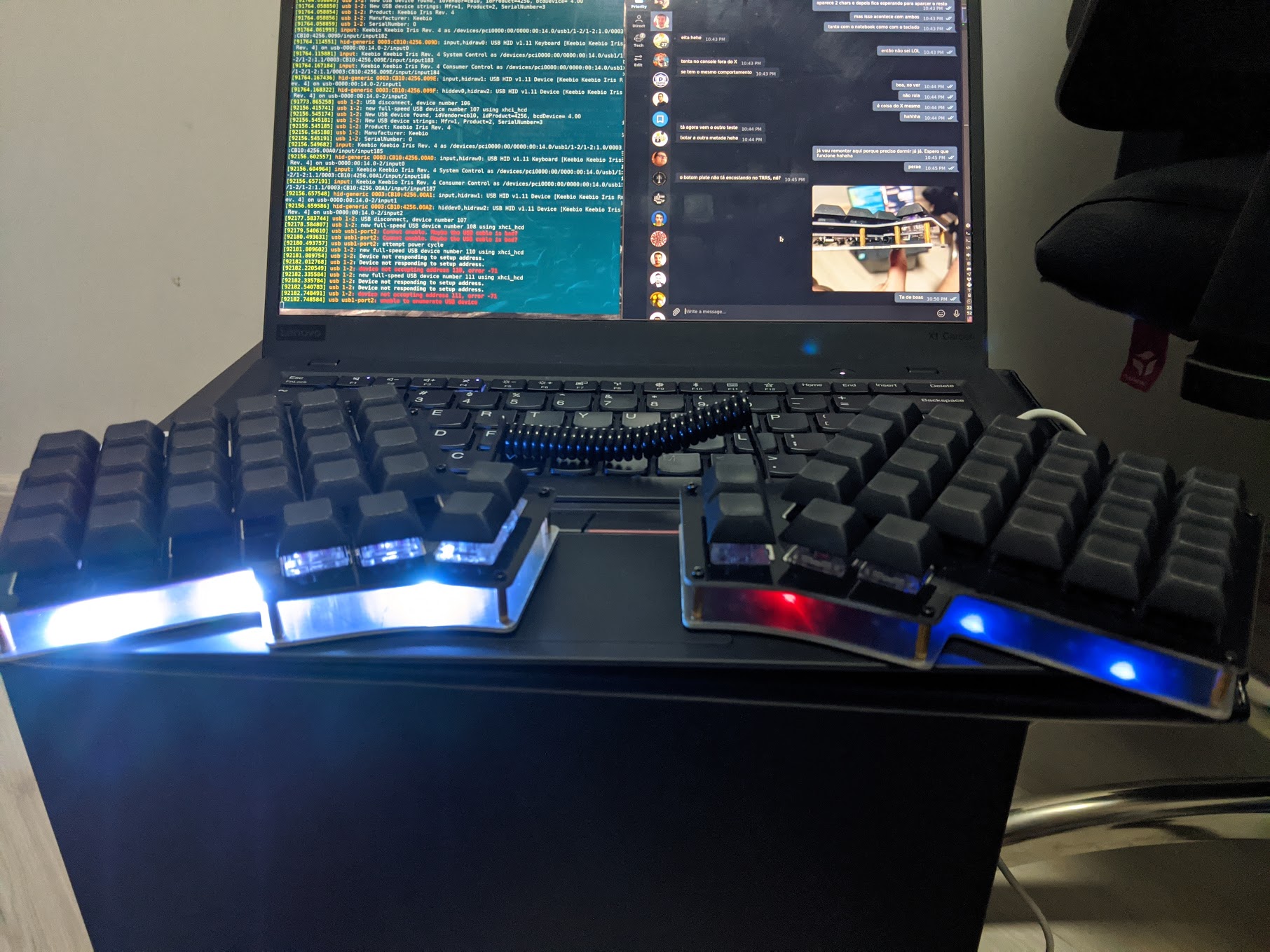 The keyboard with a blue/white LEDs on the left side and a red+blue on the right side. The right side seems to be malfunctioning.